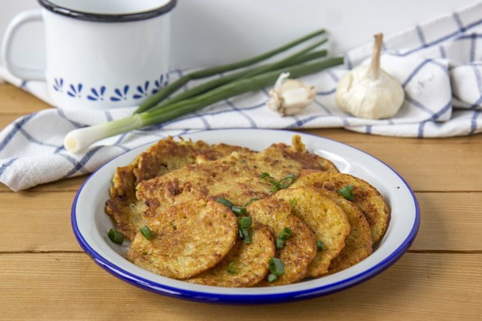 Pilze in Bier: Vegetarisches Beilagengericht, einfach und geschmackvoll